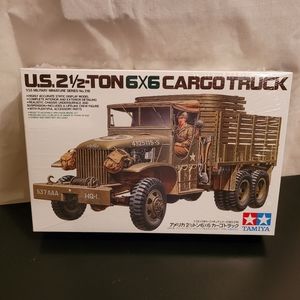 Tamiya U.S. 2 1/2 Ton 6X6 Cargo Truck 35218 Model Kit